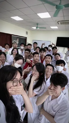 Tổ này bị mắc bệnh giật giật mãn tính:))) #hmu #yhanoi #doclato5 #sinhvien #fyp #viral #boypho 