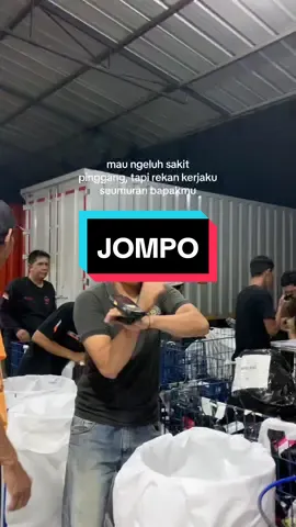 seumuran bapakmu #jntexpressid #fyp #viral #fypdonggggggg  credit @ptraaas 