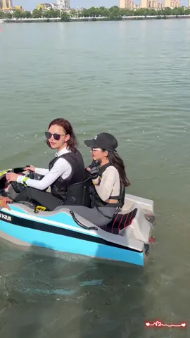 RUSH WAVE  BOAT，Small and flexible, easy to transport, adults and children can drive #rushwave  #Surfing #kartboat #rushwaveboat