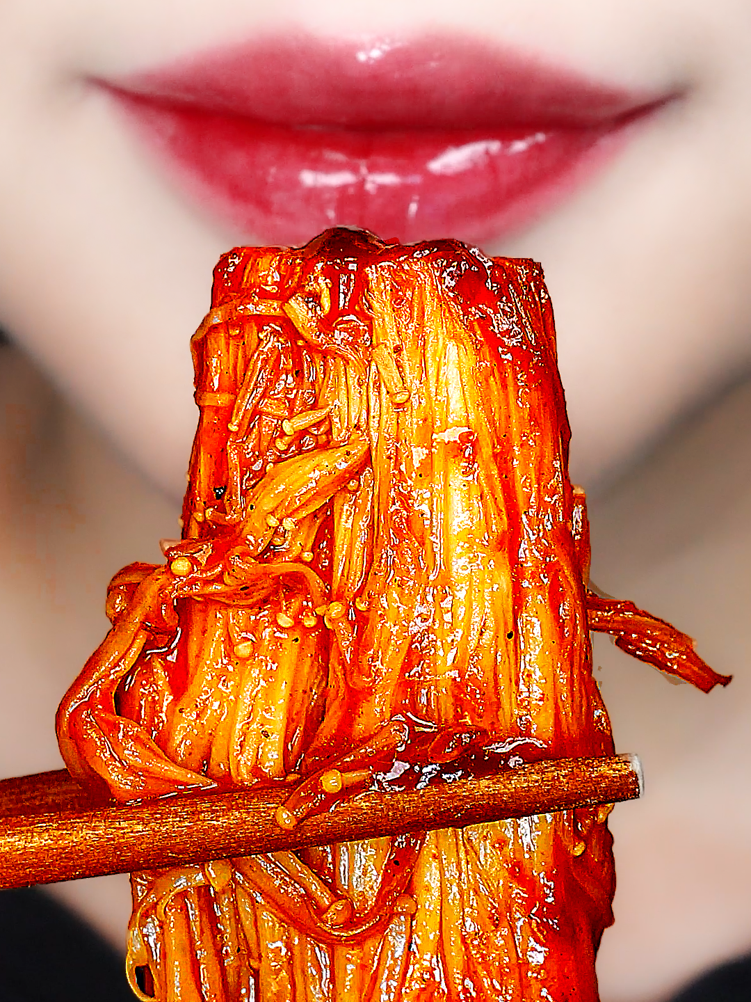 즐거운 저녁 보내세용 Spicy chicken and buldak carbonara ramen, along with spicy enoki mushrooms 😋 #리얼사운드 #asmrvideo #emoji #eatingsounds #입술계 #입술먹방#emojichallenge #asmr  #eating #咀嚼音 #食べる音 #fyp #mukbang #buldak #buldakcarbonara #spicy#enokimushroom