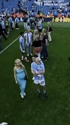 | So cute❤️ |#philfoden_28520 #xuhuong #england #kits_foden #familyfoden #football #mancity #haaland_team👑 #kmvnfc_team #philfoden #ronniefoden #rebeccacooke #truefoden 