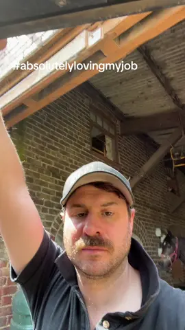 Service with a smile 😂 #farriersoftiktok #farrier #forfarriersbyfarriers #fyp #oddlysatisfying #asmr #viral 