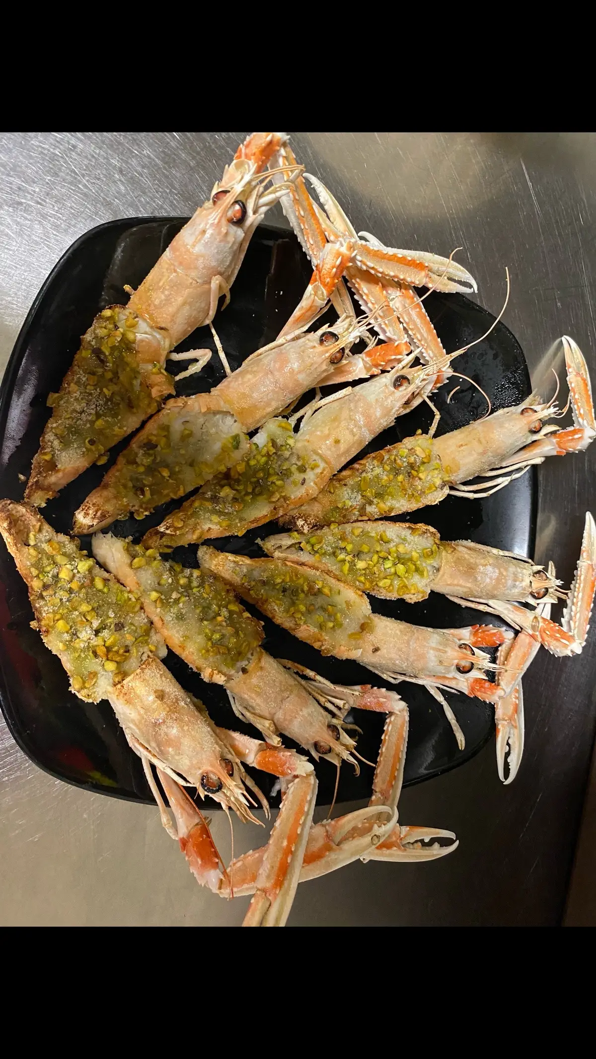 Scampi con crema di pistacchio e granella di pistacchio #passion #chef #bontà #arte 