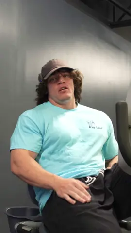 Sam Sulek talks about mixing alcohol with lifting #samsukek 