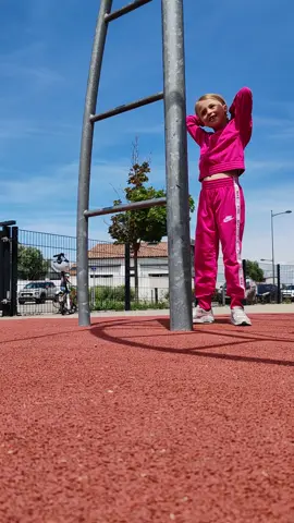 moment de détente au parc 🥰 #tendance #famille #parc 