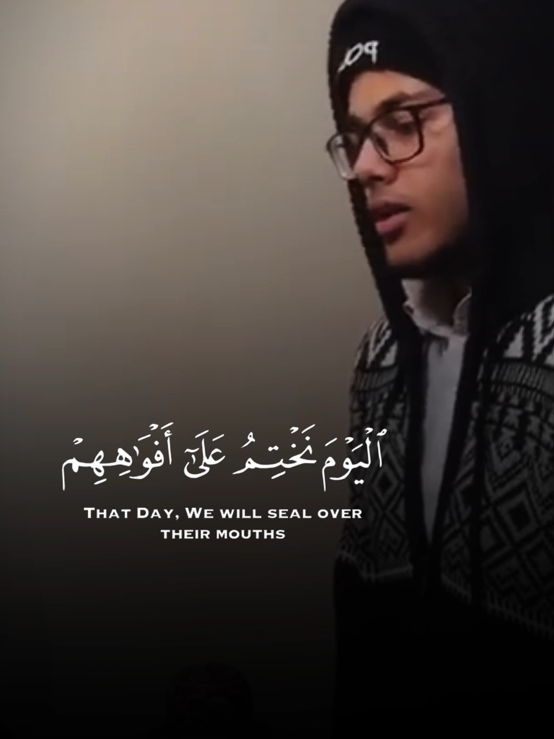 ﴿ الْيَوْمَ نَخْتِمُ عَلَىٰ أَفْوَاهِهِمْ وَتُكَلِّمُنَا أَيْدِيهِمْ وَتَشْهَدُ أَرْجُلُهُم بِمَا كَانُوا يَكْسِبُونَ﴾ [ سورة يس: 65]#ياسر_الدوسري #fyp #foryou #قران_كريم