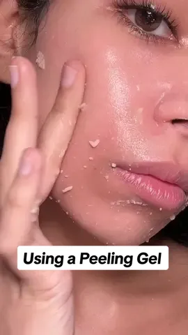 Peeling gels! Popular in Japanese and Korean skincare but more people should know about it. Scrubs are too harsh for me, but if I want physical exfoliation I’m using this. It has cellulose that binds to dead skin and oil as you massage it, leaves my skin so soft, and far better option for sensitive skin than a scrub imo. @anua_us Lha moisture peeling gel  #peelinggel #sensitiveskin #exfoliate #koreanskincare #acneproneskin #glassskin 