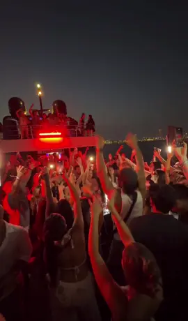 Boat party at night✨#dj #music #boat #boatparty #goodvibes #summervibes #summernights #fyp #foryou #housemusic #afrohouse 