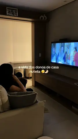 A rotina de limpeza dos donos de casa Nutella hahahahaha Aí também é assim? #ape #apartamento #reforma #decoracao #rotina #couple #alexa #automacao #casainteligente #fyy 