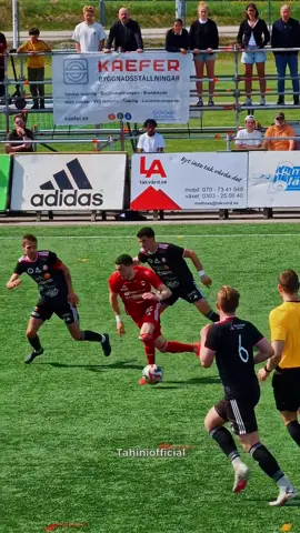 Dusting defenders changing direction with pace 💨🚀 #football #Soccer #runner #speed #pace #footballskills #dribbling #agility #goalkeepersaves #footballskills #grassrootsfootball #fypシ゚ #foryourpage #tahiniofficial #footballedits #footballer 