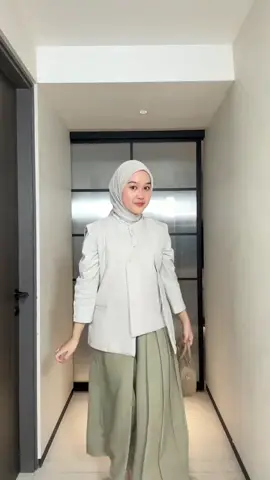 stocknya ghaib jangan sampe kehabisann #outfit#outfits#outfitinspo#OOTD#ootdhijab#hijaboutfit#blazer#blazerstyle#ootdhijabstyle#ootdinspiration 