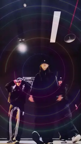 Swag dance challenge #tiktokdance #dance #koreadance #xuhuong #nhaytungbungvuibungno #girldance #fashion #hiphopdance #swag #swagdance 