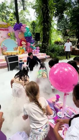 This birthday party looks alike Fairytale Magical Moment 🦄🪄 Fine with Magic Show + Bubble Show + Cloud Smoke Show 🎩🫧☁️ . #magicshow #cloudsmokeshow #magician #smokeshowjakarta #magicianjakarta #jakartamagician #magicianindonesia #kidsmagician #kidsmagic #kidsmagicshow #kidsbirthdayparty #fun #kidsactivities #kidsbirthdaypartyideas #gathering #happykids #magicperformance #kidsbirthdaypartydecor #birthdayparty #pesulapjakarta #pesulapindonesia #magicshowjakarta #kidsbirthdaypartydecoration #kidsmagicianjakarta #professionalmagician #professionalmagicianjakarta #tebywinsen #winsenmagic @Nesha Bukit @novotel golf resort bogor 