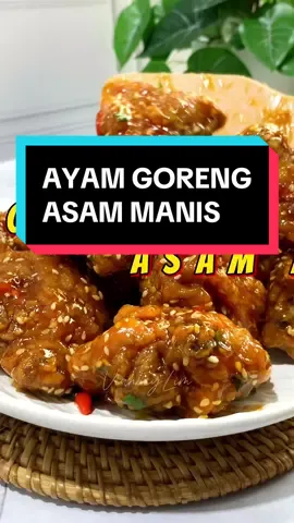“MA..BESOK BIKIN LAGI YAA AYAM KAYAK GINII..” Kalau uda masak menu begini, anak2 auto lahap dan cepat  makannya. Cus resepnya yaa.. Bahan : 500 gr ayam, potong2 1 btr telur 2 sdm tepung bumbu serbaguna Campur semuanya dan diamkan di kulkas (chiller) minimal 1 jam. 1 sdm margarin 2 siung bawang putih, parut halus 1/2 bh cabe merah besar, iris korek 1 batang daun bawang, potong kecil 1 sdm biji wijen Bahan saus asam manis : 1/2 sdt maizena 2 sdm gula pasir 3 sdm kecap inggris 1 sdm saus tiram 3 sdm saus tomat 2 sdm madu 50 ml air Campur dan aduk rata Bahan pelapis : 5 sdm tepung bumbu serbaguna 1 sdm terigu Cara membuat : 1. Balur ayam yg uda dimarinasi dg tepung pelapis (step ini lupa ke-video) 2. Goreng di minyak panas dg api sedang sampai berwarna coklat pucat. Angkat. Api kompor jangan dimatikan, cukup kecilkan aja. Tunggu sekitar 1 mnt, baru kemudian masukkan kembali ayam dan goreng sampai golden brown, angkat dan tiriskan. 3. Lelehkan margarin, tumis bawang putih sampai wangi. Tuang campuran saus dan irisan cabe merah. Aduk sampai mengental. Kecilkan api kompor. Masukkan ayam goreng, daun bawang dan biji wijen. Aduk sampai terbalur rata. #ayamgoreng #menuanak #ayamasammanis 