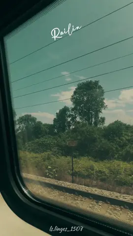 Railin oligal 🚅  #bluestarmovie #railinoligal #tamilsong #tamillovesong #lslinges #nature #lovesong #train #fyp #repost #viral 