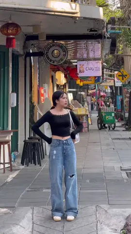กระบอกแต่งขาด ฮอตมากจนมีคนทัก🔥  #ยีนส์พี่หมวย #ของดีบอกต่อ #กางเกงยีนส์ #กางเกงทรงกระบอก #OOTD #กางเกงเอวสูง #กางเกงเอวสูง #ยีนส์saran #ยีนส์ 