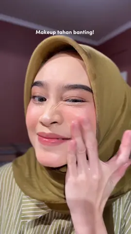 Cobain pake 2combo ini deh! 😮‍💨🫶🏻 #mistlockcrackfree #Mattemakeup 
