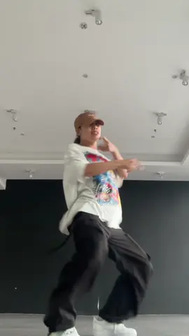 บำรุงสมองด้วยtiktokด่วน เค้าเต้นกันไปเป็นชาติละ😝 #toobadchallenge #adhika #dance 