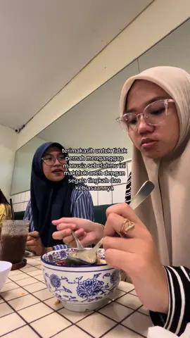 sama anehnya