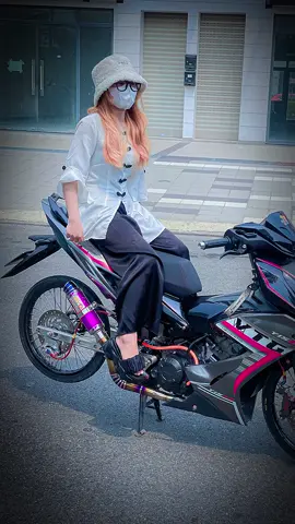 Mục tiêu hạ phuộc của tui đây..! Khi nào cô ấy chống chân tới thì mới thoi.🙂‍↔️ #winnerx #rs150malaysia_oficial🇲🇾 #xuhuong #fyp 