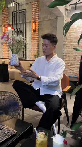 Đi ún nước nhưng vẫn ko hết cơ.đầy