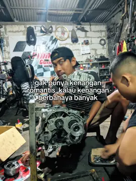 #CapCut 🤗 #tetapmerendah #katakatamotivasi #koncobengkel #fyp #pblayer? #primagank🚀 #storyanakbengkel #pemudabreng #megapro_herex #pngopii☕ #gltouring #glherex 