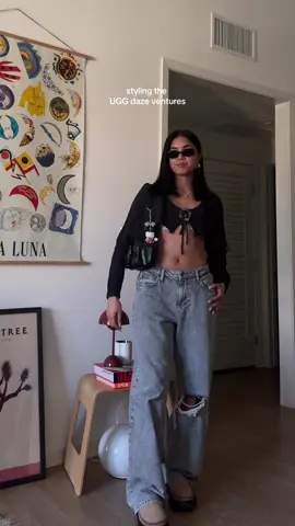 Styling the @UGG® Daze Ventures  #uggs #howtostyle #howtostyleoutfits #foryoupage #fypage 