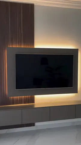 لكل عشاق البساطه وعدم التكلف  ، إسأل عن أسعارنا مو مشان الجوده عاليه السعر يكون عالي 😁  #ديكور_تلفزيون مودرن #طاوله_ميلامين #خلفية_تلفزيون_مضيئه #بديل خشب #أسعار_ببلاش 😍 #أحمد_الشناوي #بتاع_ديكور #تنفيذ_ديكورات_داخلية #ديكور_الكويت #صباغ_الكويت 