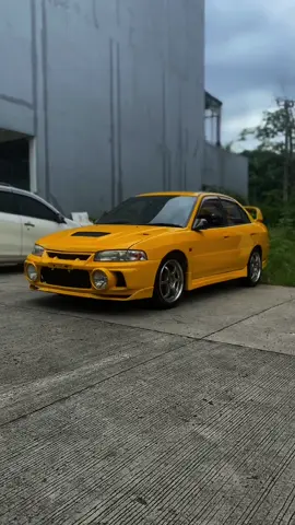 FORSALE!!! Mitsubishi Lancer CK4 SEi 1997 Convert Body Evo 4 GSR  Mesin sehat kering power enak 1600cc power steering & power window AC tidak dingin  kaki kaki OK Sunroof Interior Jok belakang original depan kulit Warna kuning sesuai surat STNK & BPKB Lengkap Body mulus terawat masih suka dipake harian  karet2 bagus Sisanya silahkan cek kerumah Lokasi Depok Parts baru ganti:  Oli mesin Alternator Fuelpump Minus: Ac tidak dingin (mungkin freon) Pajak Off Juni 06-2022  Plat Off Juni 06-2023 Harga : 85jt Nego #mitsubishi #lancerck4 #evo #fypシ゚viral 