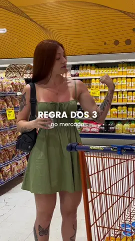 não sabe o que comprar no mercado pra ter uma dieta saudável? a regra dos 3 vai te salvar 🥬 exemplos de cada fonte: carboidratos: arroz, feijão, batata inglesa/doce, pão, macarrão, mandioca, milho… proteínas: frango, ovos, peixe, carne vermelha (prefira as mais magras), leite, iogurte… frutas: uva, morango, maçã, mamão, banana, abacaxi, melancia… legumes: brócolis, couve-flor, abobrinha, cenoura, beterraba… folhas verdes: alface, couve, rúcula, agrião… gorduras boas: azeite, óleo de côco, pasta de amendoim, mussarela… já salva essa dica e manda pra um amigo <3  #dieta #alimentação #academia #treino #mercado #nutrição 