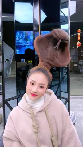 #weirdhaircut#hairchallenge#uniquehairstyle#hairstyles#funny#weirdhairdontcare#master2024bytiktok#weird#strange#fyp 