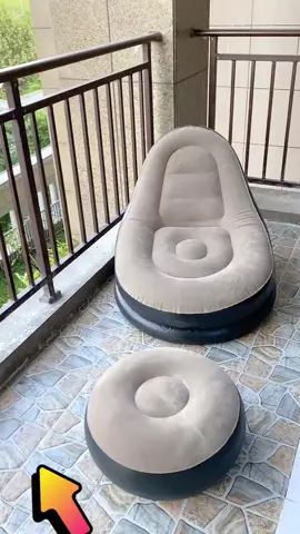 Inflatable lazy sofa can be used for rest and sleep in the office. It is more comfortable to put it on the balcony to bask in the sun. It doesn't take up space without folding storage. #Inflatable sofa #Folding sofa #Sofa#Deck chair#fyp#for you