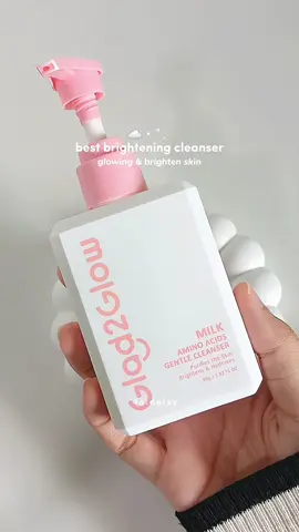 current fav cleanser, tak keringkan kulit and lembut je muka lepas cuci pakai ni🥺♡ #glad2glow #milkcleanser #brighteningcleanser #glad2glowcleanser 