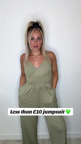 I think green brings out my eyes… love 💚 #fyp #TikTokShop #tiktokmademebuyit #mumtok #mumsoftiktok #comfortiskey #spotlightdeals #spotlight #jumpsuit #jumpsuittok #fashiontok #womensfashion #outfitinspo #outfitideas #viral 