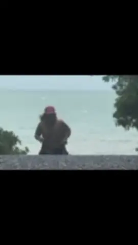 Ferris Gump fuN ruN in socks as he gets ready to ruN to the Tip..  Cairns to Cape York, the most northerly point of Australia, 1000km in his own home made, hand made, Australia made all for the next generation. #barefootsocks #runningsocks #ferrisgump #australia #Running #ultrarunning #barefootrunning #queensland #queenslander #aussie #australiamade #forrestgump #ferris #outbackqueensland #cairnsaustralia #townsville #townsvilleshines #missionbeach #noosa #brisbane #goldcoast #byronbay #mountisa #darwin 