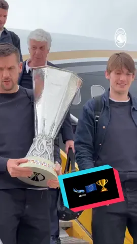 Champions are back in Bergamo 🛬🇪🇺🏆 #AtalantaBayer04 #UELFinal #GoAtalantaGo ⚫️🔵