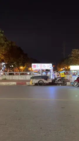 Mai lên Vlog cùng @Quỳnh Alee nha ae Còn nhớ combo bánh mì đêm của tui chứ ae 😆#quangcuon #quangcuon 