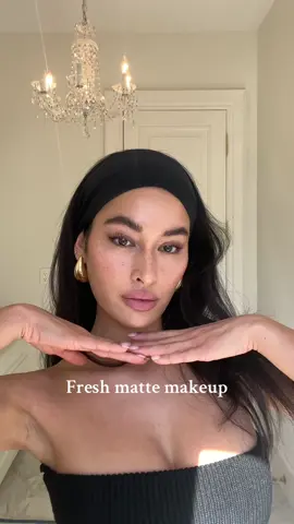 I love a fresh light matte makeup look!!! This is my 10 min GRWM for a matte finish! #mattemakeup #grwm 