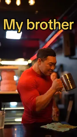 When my brother found the mug.#homgym #strength #strongman #dumbbell #heavymug #Fitness 