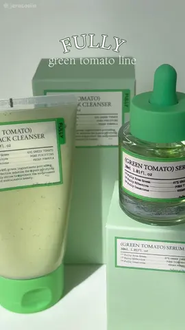 new additions to my skincare routine, I’m obsessed! .pr/gifted #FULLY #FullySkincare #GreenTomatoCleanser #fullygreentomatoclaymaskcleanser #cloggedpores #porecleanser #kbeauty #koreanskincare @FULLY Skincare💚 