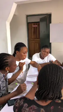 Our Intermediate Students’s Class and Practical👌 . . Register is still on going . . #fashion #fashiondesigner #designer #goviral #class #fashionschool #fashionhack #fashionista #fashionable #fashionacademyinikorodu #practical #intermediatestudents 