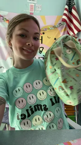 Whats in my lunch box🩵 lunchbox is  @✨ One Passionate Teacher ✨  #teacher #whatsinmylunch #teacherlunch #teachersoftiktok 