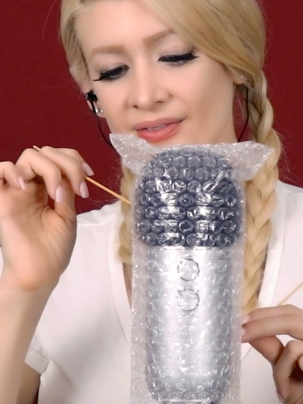 Not overly pleased with how I used to part my hair but exceptionally pleased with these bubble wrap tingles 😂😂 #asmr #asmrvideo #asmrtingles #asmrsatisfying #asmrbubblewrap