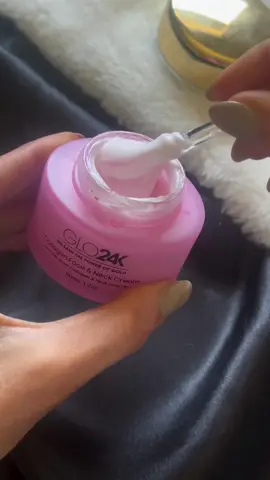 Achieve stunning, radiant skin with our GLO24K Collagen Face and Neck Cream. For the most luminous results, use alongside our Face and Neck Rejuvenation Device. Discover your glow at the link in bio! 🩷✨ #GLO24K #Beauty #Skincare #GlowingSkin #fyp 
