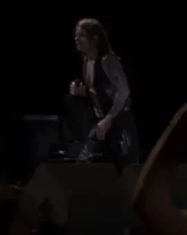 Crazy Train – Ozzy Osbourne #blacksabbath #ozzyosbourne #black #dark #metal #legendasmusicais #musicas #rocklegendado 