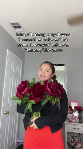 burgundy peonies🥹!! #peonies #fyp #viral #lanadelrey #parati #peony #peonyseason #justbecauseflowers 