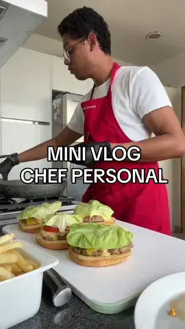 Aqui les dejo la receta de la mayonesa 👇🏾 Mayonesa preparada: Ingredientes: las cantidades ya son al gusto  Mayonesa  Mostaza  Salsa Maggie  Salsa inglesa  Pepinillos picaditos  Catsup  Cebolla caramelizada  #chefmedina  #chefpersonal #personalchef #blog #Vlog #recetas #undiaconmigo 