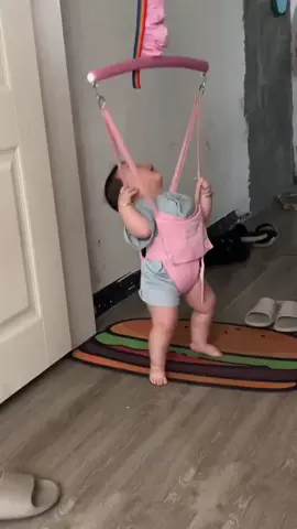 Quậy thì thôi nhé luôn :)) ông già đầu tư quả đai nhún ổng nhảy banh nhà 🥲🥲 #chipbae #nhaviacoembe #nhaviaembebubam #nhavia2vach 