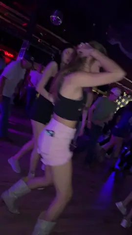 Closer @Jessica✨ @NE-YO #eclewisville #linedancersoftiktok #linedancing #texascheck #texas #dfw #dallastx #popular #hotgir🔥💋 #fyp #texasgirl❤️🤍💙 #tiktok #dancethenightaway #viral #dancers 