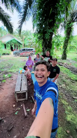 Membalas @jafarali1306 kita sudah sampai di rungau raya, di tunggu ya untuk jadwal opening nya @TEAM MAFIA PENTOL #saminokeok #marikitaberdansahaha #eeookk #lolololapokoniku #ngertidewekanbarange #mafiapentol 